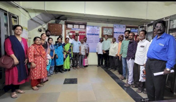 जिल्हा ग्रंथालय अधिकारी कार्यालयात ई ग्रंथालय आज्ञावली व "ग्रंथमित्र" फलकाचे उद्घाटन,  जिल्हा ग्रंथालय अधिकारी सुनील हुसे यांची प्रमुख उपस्थिती