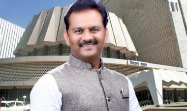 महाराष्ट्रात जे जे प्रसिद्ध होईल ते माझ्या माढ्यात आणणार - अभिजीत पाटील  महाराष्ट्राचे हास्यवीरांनी माढा नगरीच्या मातीत रंगला मनोरंजनाचा थरार  सलग दुसऱ्या दिवशी माढ्यातील नागरिकांनी कृषी व सांस्कृतिक महोत्सव बघण्यासाठी केली तुडुंब गर्दी