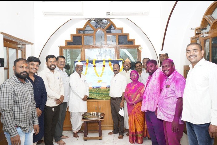 विठ्ठल - रूक्मिणीमातेच्या ऑनलाईन पुजा नोंदणीला भाविकांचा प्रतिसाद  - कार्यकारी अधिकारी राजेंद्र शेळके   श्री. विठ्ठलाच्या नित्यपुजेची माहे डिसेंबर पर्यंत संपूर्ण नोंदणी.  महाराष्ट्रसह आसाम, कर्नाटक, आंध्रप्रदेश राज्यातून पूजा नोंदणी.