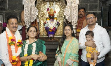 श्री विठ्ठल- रुक्मिणी मंदिरातील दुरुस्तीचे कामाला पुरातन विभाग व ठेकेदाराने  गती देऊन वेळेत व गुणवत्तापूर्ण कामे करावेत : --- मंत्री गिरीश बापट  जलसंपदा व आपत्ती व्यवस्थापन मंत्री गिरीश महाजन यांनी घेतले श्री विठ्ठल रुक्मिणी मातेचे दर्शन..          श्री विठ्ठल - रुक्मिणी मंदिर संवर्धन कामांची मंत्री गिरीश महाजन यांनी केली पाहणी