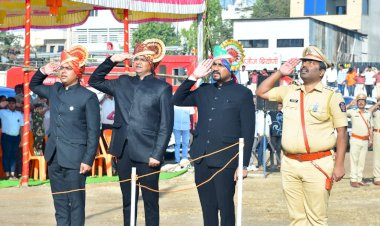 पंढरपूर येथील प्रांताधिकारी सचिन इथापे यांच्या हस्ते प्रजासत्ताक दिनी ध्वजारोहण संपन्न..