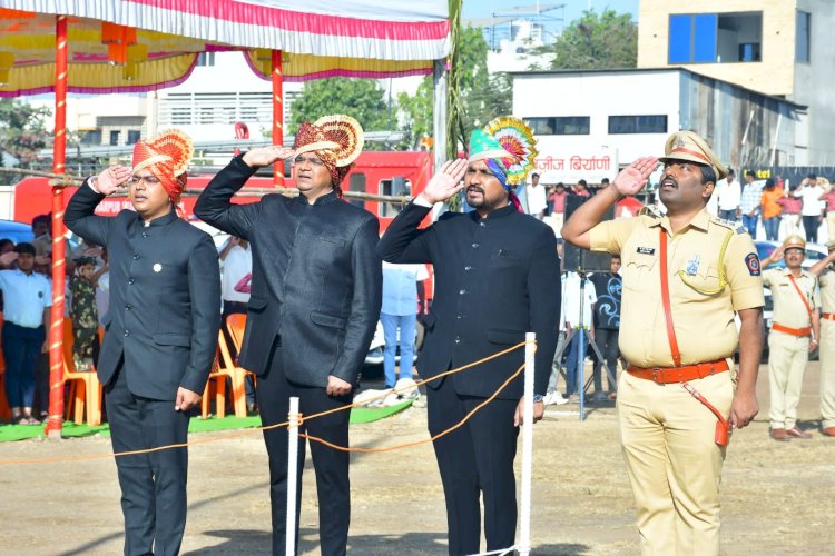 पंढरपूर येथील प्रांताधिकारी सचिन इथापे यांच्या हस्ते प्रजासत्ताक दिनी ध्वजारोहण संपन्न..