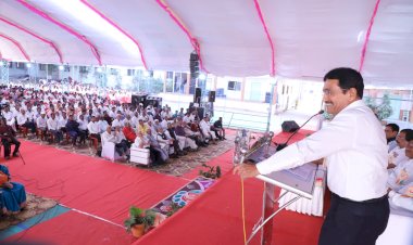 शिक्षणसंस्थेतूनच ग्रामविकास साधला जातो -  चंद्रकांत दळवी  बार्शीच्या डॉ .कर्मवीर जगदाळे( मामा )जयंती महोत्सव निमित्त कार्यक्रम,  संस्थेतील गुणवंत व सेवानिवृत्त आदर्श कर्मचाऱ्यांचा पुरस्कार प्राप्त शाळांचा यथोचित सत्कार संपन्न..