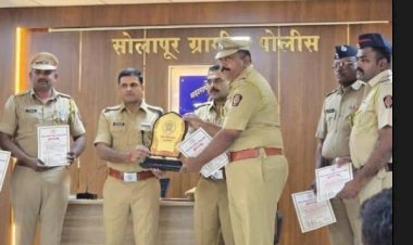 वरिष्ठ पोलिस निरीक्षक टी .वाय मुजावर यांच्यासह सहकाऱ्यांना बेस्ट डीटेक्शन अवॉर्डने सन्मानित...