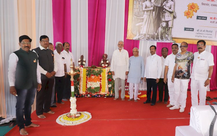 बार्शीला शिक्षणाची पंढरी संबोधण्यासाठी स्वतंत्र विद्यापीठ स्थापन करावे - थोर विचारवंत डॉ. अशोक चौसाळकर