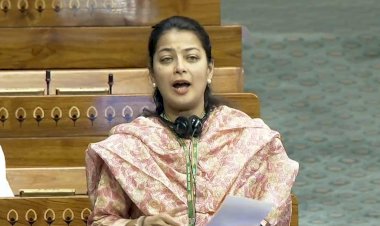 शेतकऱ्यांच्या प्रश्नावर संसदेत प्रणिती शिंदे आक्रमक,  ◾शेतकऱ्यांचे प्रश्न मांडताना माईक बंद केला गेला : खा. प्रणिती शिंदे  ◾भाजप सरकार जाणूनबुजून शेतकऱ्यांवर अन्याय करीत असल्याचा आरोप :- खासदार शिंदे