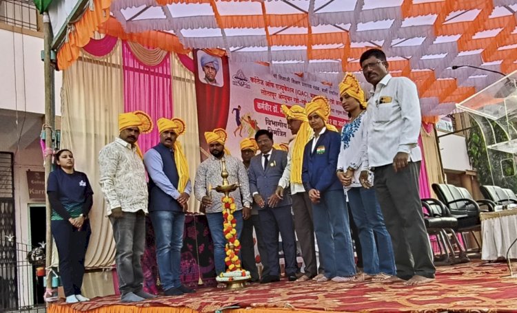 बार्शीत विभागीय निमंत्रित खो खो स्पर्धेचे " कॉलेज ऑफ एज्युकेशनच्या " प्रांगणात शानदार उदघाटन,   दि .2 ते 4 पर्यंत स्पर्धेचे आयोजन