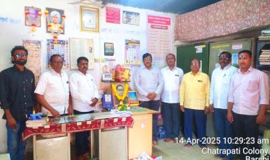 बार्शीच्या कर्मवीर सार्वजनिक ग्रंथालयात डॉ. बाबासाहेब आंबेडकर जयंती साजरी...