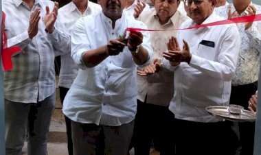 श्री वर्धमान जैन सार्वजनिक तालुका वाचनालय,बार्शी येथे  "जागतिक पुस्तक दिना" निमित्त ग्रंथ प्रदर्शन संपन्न...