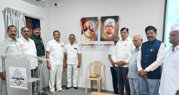 महाविद्यालयाच्या लोकप्रियतेत माजी विद्यार्थ्यांचे योगदान अनन्यसाधारण आहे. जनरल सेक्रेटरी :-पी टी पाटील