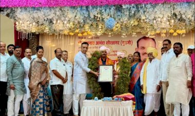 समाजात आजही शिक्षकाचे स्थान अग्रस्थानी आहे :- माजी आमदार प्रशांतराव परिचारक  उत्कृष्ट क्रीडापटू व सेवानिवृत्त शिक्षक नागनाथ क्षीरसागर यांचा सन्मान सोहळा कार्यक्रम प्रसंगी