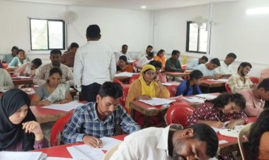 सोलापूरात  ग्रंथपाल प्रमाणपत्र वर्ग परीक्षा सुरु