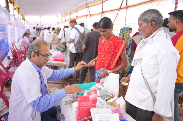 भक्ती विठोबाची, सेवा आरोग्याची’ सार्वजनिक आरोग्य विभागाने वारी मार्गावर पुरविली ९ लाखांहून अधिक वारकऱ्यांना आरोग्य सेवा  विविध माध्यमांतून आरोग्य जनजागृती