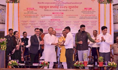 पंढरपूरचे तहसीलदार सचिन लंगुटे यांचा महसूल मधील उत्कृष्ट कार्याबद्दल पुरस्काराने सन्मानित  ◼️ पंढरपूरात महसूल सप्ताहाचा शुभारंभ..  ◼️ उत्कृष्ट अधिकारी व कर्मचारी पुरस्कार वितरण..   ◼️ लाभार्थ्यांना विविध प्रमाणपत्र वितरण