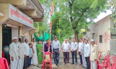 सोलापूर येथील ज्ञानदीप सार्वजनिक वाचनालयात 79 वा स्वातंत्र्य दिन उत्साहात साजरा..