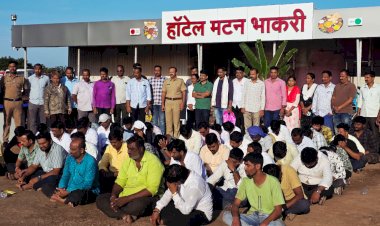 सांगोल्यात पोलीस पथकाची मोठी चमकदार कारवाई...  ◼️ "सहा. पोलीस अधीक्षक प्रशांत डगळे, पंढरपूर उपविभाग,   ◼️ पंढरपूर यांची जुगार अड्ड्‌यावर कारवाई २ कोटी ६० लाखाचा मुददेमाल जप्त"