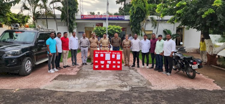 मोठी बातमी ..... पंढरपूर शहर पोलिसांनी सोन्याचे व चांदीचे दागीने चोरनाऱ्या महिला आरोपीच्या मुसक्या आवळल्या    ◼️ आरोपीकडून ८,८१,७००/-रूपये किंमतीचा मुद्देमाल केला जप्त.  ◼️ पंढरपूरचे  नूतन उपविभागीय पोलीस अधिकारी प्रशांत डगळे यांची माहिती