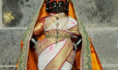 ज्येष्ठा गौरी आवाहन निमित्त श्री विठ्ठल - रूक्मिणीमातेस अलंकार परिधान,