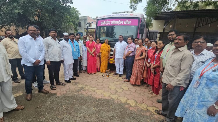 कॅन्सरचे निदान झाल्यास उपचाराने आजार बरा होतो :- तालुका वैद्यकीय अधिकारी एकनाथ बोधले;   ◼️ वाखरी येथे कॅन्सर निदान व्हॅन दाखल