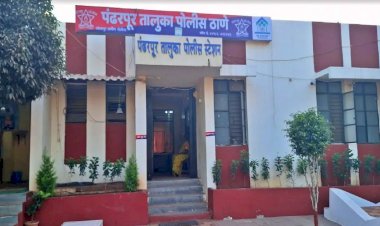 पंढरपूर तालुका पोलीस ठाणेची  गुरसाळे हद्दीत धडक कारवाई   ◼️ अवैध जुगार अड्डयावर धाड ०२ लाख, ५४ हजार, १७० रूपयांचा मुद्देमाल जप्त.  संशयित आरोपीवर कडक कारवाई