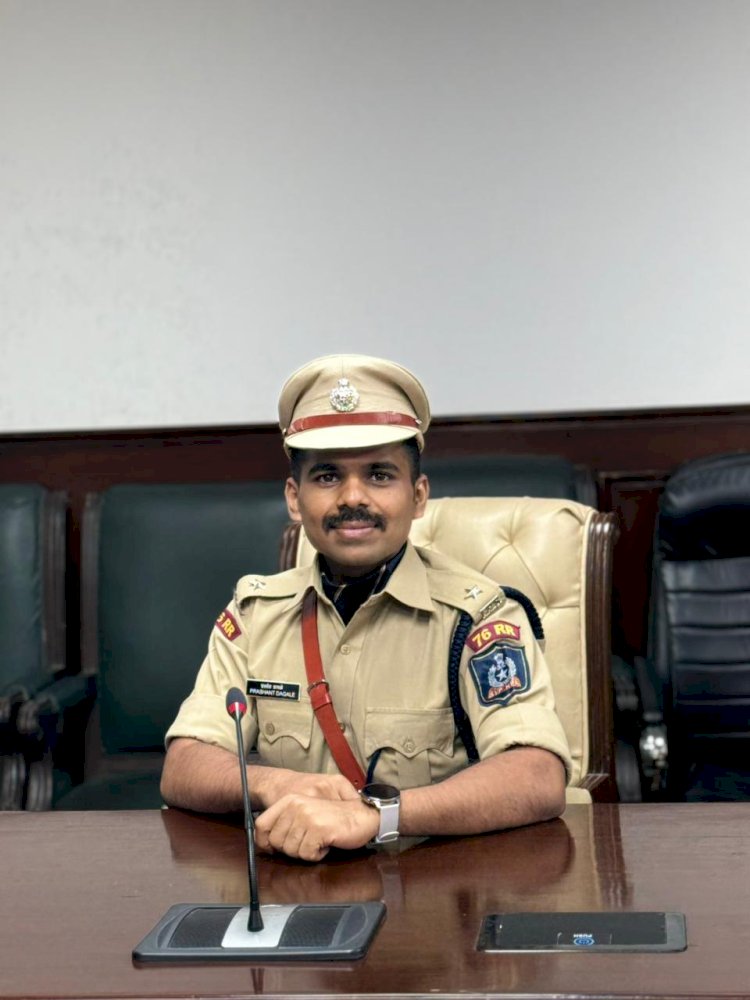 हॉटेल राजमुद्रा रिसॉर्टवर पोलिसांचा कारवाई   ◼️ पाच पुरुषासह महिलाना घेतले ताब्यात  ◼️संशयित आरोपी विरुद्ध पोलीस स्टेशनमध्ये आरोपीविरुद्ध रात्रभर कारवाई सुरू