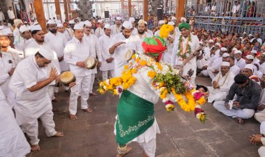 श्री विठ्ठल सभामंडप येथे औसेकर महाराजांचे चक्रीभजन संपन्न