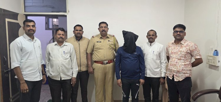 पंढरपूर तालुका पोलिसांची मोठी कारवाई वाळू माफिया सुरज हरिभाऊ शिंदे   यास MPDA कायद्यांतर्गत  कारवाई  ◼️ शहर व तालुक्यातील वाळू माफिया मध्ये खळबळ