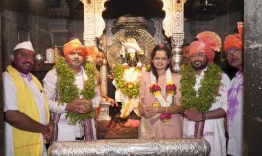 श्री विठ्ठल - रुक्मिणी मंदिरात रंगपंचमी  मोठ्या उत्साहात साजरी  ◼️ अवघा रंग एक झाला" रंगी रंगला श्रीरंग,