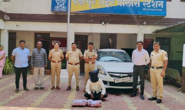 कामदा  चैत्रएकादशी दिवशी गांजाचा साठा जप्त पंढरपुरात मोठी खळबळ  ◼️ पंढरपुर शहर पोलीसाची  गांजा वाहतुकीवर  धडाकेबाज कारवाई ,  ◼️ ०४ किलो गांजा व एक कार सह ०५,७९,१२० रू किंमतीचा मुददेमाल जप्त