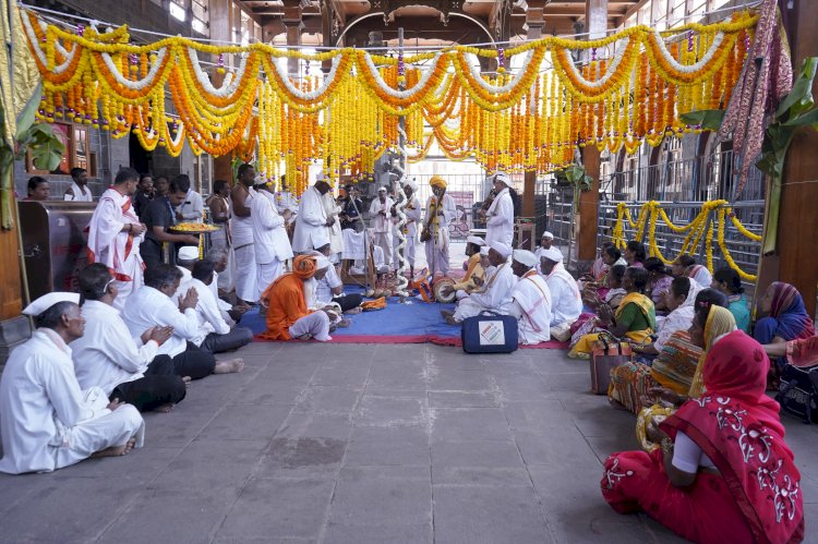 श्री विठ्ठल -रुक्मिणी मंदिरात  संत जगद्गुरु तुकाराम महाराज बीजउत्सव मोठ्या उत्साहात साजरा...