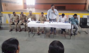 पंढरपूर विभागात महापुरुषांचे पुतळे पुर्व परवानगी घेवूनच उभारावेत  - प्रातांधिकारी सचिन इथापे    ◼️ धार्मिक व जातीय सलोखा कायम ठेवावा,  ◼️ पुतळ्याच्या देखभालीची व पावित्र्य राखण्याच‌ी संबंधित संस्थेची जबाबदारी