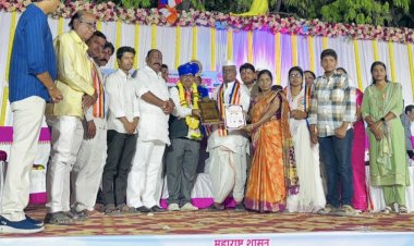 विश्वभूषण डॉ. बाबासाहेब आंबेडकर प्रतिष्ठान कडून जेष्ट पत्रकार प्रशांत माळवदे यांचा सन्मान