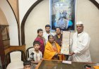 विठ्ठल - रुक्मिणी मातेच्या चरणी सोन्याचा तुळशीहार अर्पण,