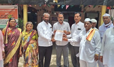 राज्यातील संजय गांधी निराधार  लाभार्थ्यांनाही दिव्यांग प्रमाणे  अनुदानात वाढ करा   ◼️ श्रावणबाळ माता-पिता सेवा  सामाजिक संघटनेचे शासनाला निवेदन ,  ◼️ राज्य अध्यक्ष  तानाजी जाधव यांच्या नेतृत्वाखाली आंदोलन तीव्र  करण्याचा इशारा