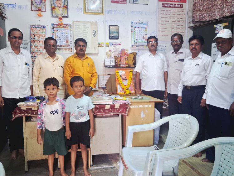 बार्शी येथील कर्मवीर सार्वजनिक ग्रंथालयात छत्रपती शिवाजी महाराज शिवराज्याभिषेक सोहळा शिवस्वराज्य दिन उत्साहाने साजरा