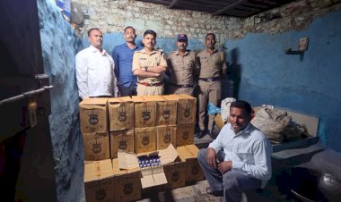 आषाढी  यात्रेच्या  पार्श्वभुमीवर सहाय्यक पोलीस अधिक्षक  प्रशांत डगळे यांची  शहरातील अवैध दारू साठा करणारे इसमांवर कारवाई "