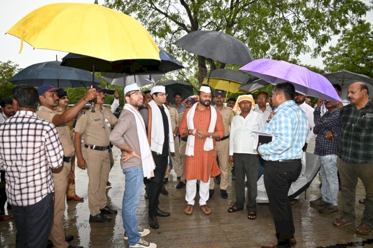 वारकरी भक्तांच्या स्वागतासाठी शासन व प्रशासन सज्ज - पालकमंत्री जयकुमार गोरे    ◼️ पालखीतळावर जर्मन हँगर, हायमास्ट; वाखरीत मुरमीकरणाचे निर्देश, निधीची तरतूद करणार