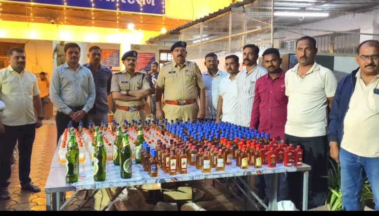 पंढरपूर शहर पोलिसाची  आषाढी वारीच्या अनुषंगाने मोठी कारवाई   ◼️ 1 लाख 42 हजार रुपयाची अवैध दारू व एक कार  दोन मोटरसायकल असा एकूण 11 लाख 42 हजार रुपयांचा मुद्देमाल जप्त