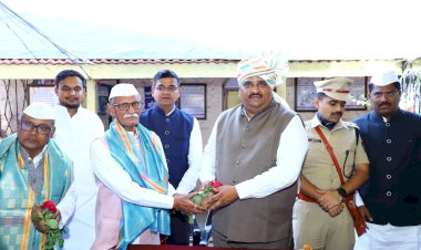 स्वातंत्र्यदिनी पंढरपूर तहसिल कार्यालय येथे  ध्वजारोहण संपन्न.  ◼️ प्रांत अधिकारी सचिन इथापे यांच्या शुभहस्ते ध्वजारोहण.