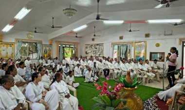 अध्यात्मिक व्यासपीठावर पोहोचला सायबर सुरक्षेचा संदेश; ज्येष्ठ नागरिकांमध्ये जनजागृती.
