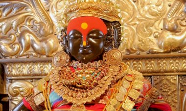 श्री. विठ्ठल- रुक्मिणी मंदिरातील रुक्मिणी मातेस पारंपरिक अलंकार परिधान.