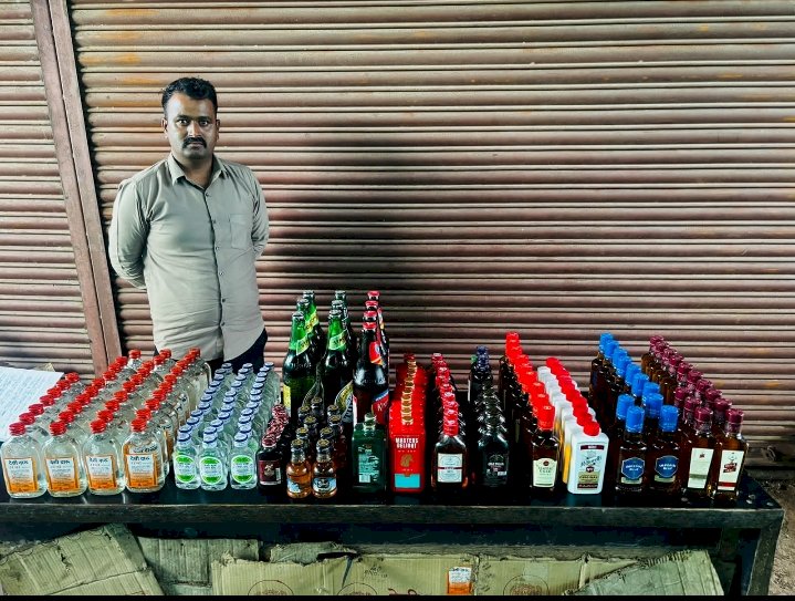 तारापूर येथे दारु अडड्यावर पोलिसाचा  छापा.◼️ सहायक पोलीस अधीक्षक प्रशांत डगळे यांची कारवाई,  दारूसाठ्यासह 22 हजार 950 रुपयांचा मुद्देमाल जप्त.