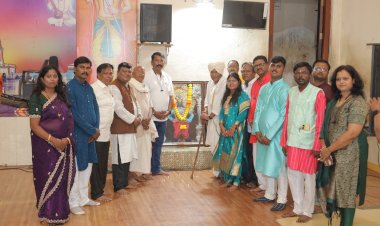 स्वरपंढरी”तून स्थानिक गुणवंत कलाकारांची विठुरायाच्या चरणी सुरेल गायनसेवा.  ◾ख्यातनाम कलाकारांसोबत स्थानिक कलाकारांनाही श्री विठ्ठल-रुक्मिणी मंदिरे समितीचे हक्काचे व्यासपीठ.