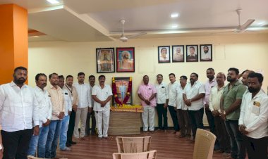 पंढरपुरात स्व. अण्णासाहेब पाटील यांना जयंतीनिमित्त अभिवादन.  ◾आर्थिक मागास विकास महामंडळ कार्यालयात जयंतीचा कार्यक्रम संपन्न.
