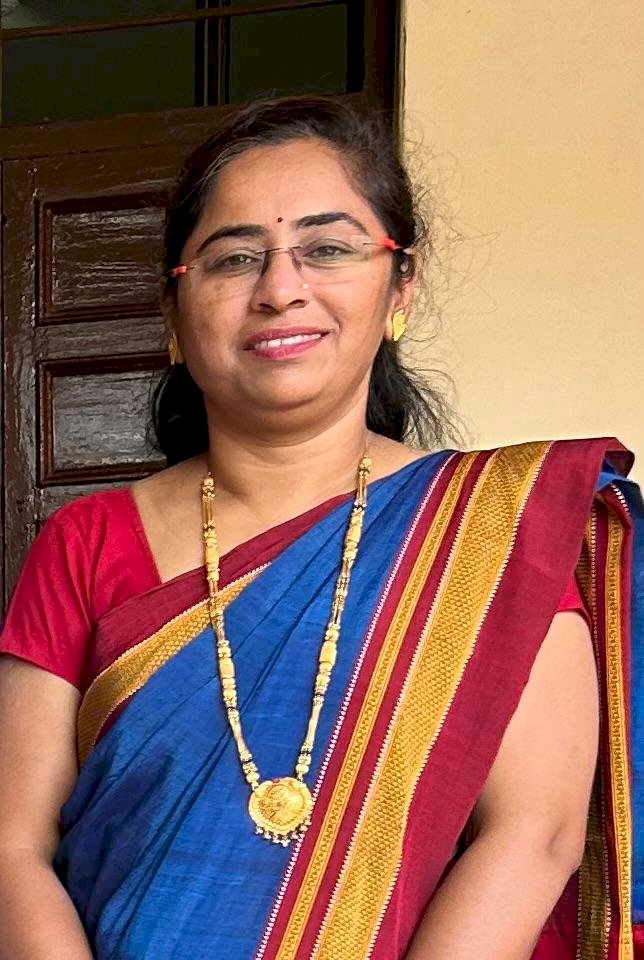 सोलापूर जिल्हा ग्रंथालय कार्यालय अधिकारी म्हणून   वंदना देशमुख - काटकर.