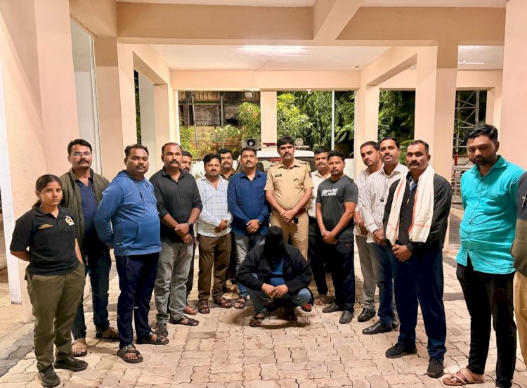 कुर्डुवाडी शहरात मेफेड्रोन ड्रग  विक्रीसाठी घेवून येणारा आरोपी  पोलिसांच्या जाळ्यात.  ◼️63 ग्रॅम MD व चारचाकी वाहन, मोबाईलसह  एकुण 9,89,000/- रुपये किमतीचा मुद्देमाल हस्तगत.  ◼️पोलीस निरीक्षक अतुल मोहिते यांची दमदार कामगिरी.