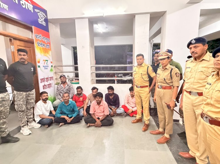 सोलापूर जिल्हा पोलीस प्रमुख अतुल कुलकर्णी यांचे बार्शी शहर व तालुक्यात अवैद्य व्यवसायावर सर्जिकल स्ट्राइक.  ◾जुगार अडा, स्पा सेंटरच्या नावाखाली चालणाऱ्या अनैतिक मानवी व्यापार (वैश्या व्यवासय) आणि अवैध गुटखा विक्री सह अवैध धंदयाविरूध्द कारवाई.